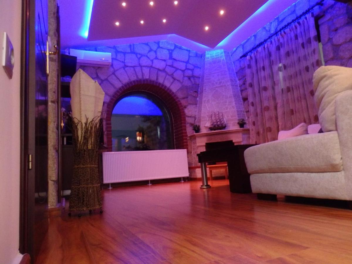 Villa George Afytos Esterno foto