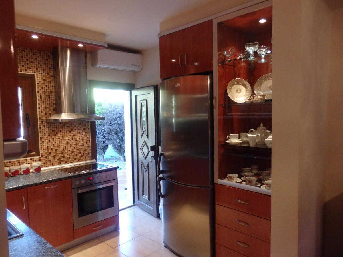 Villa George Afytos Esterno foto