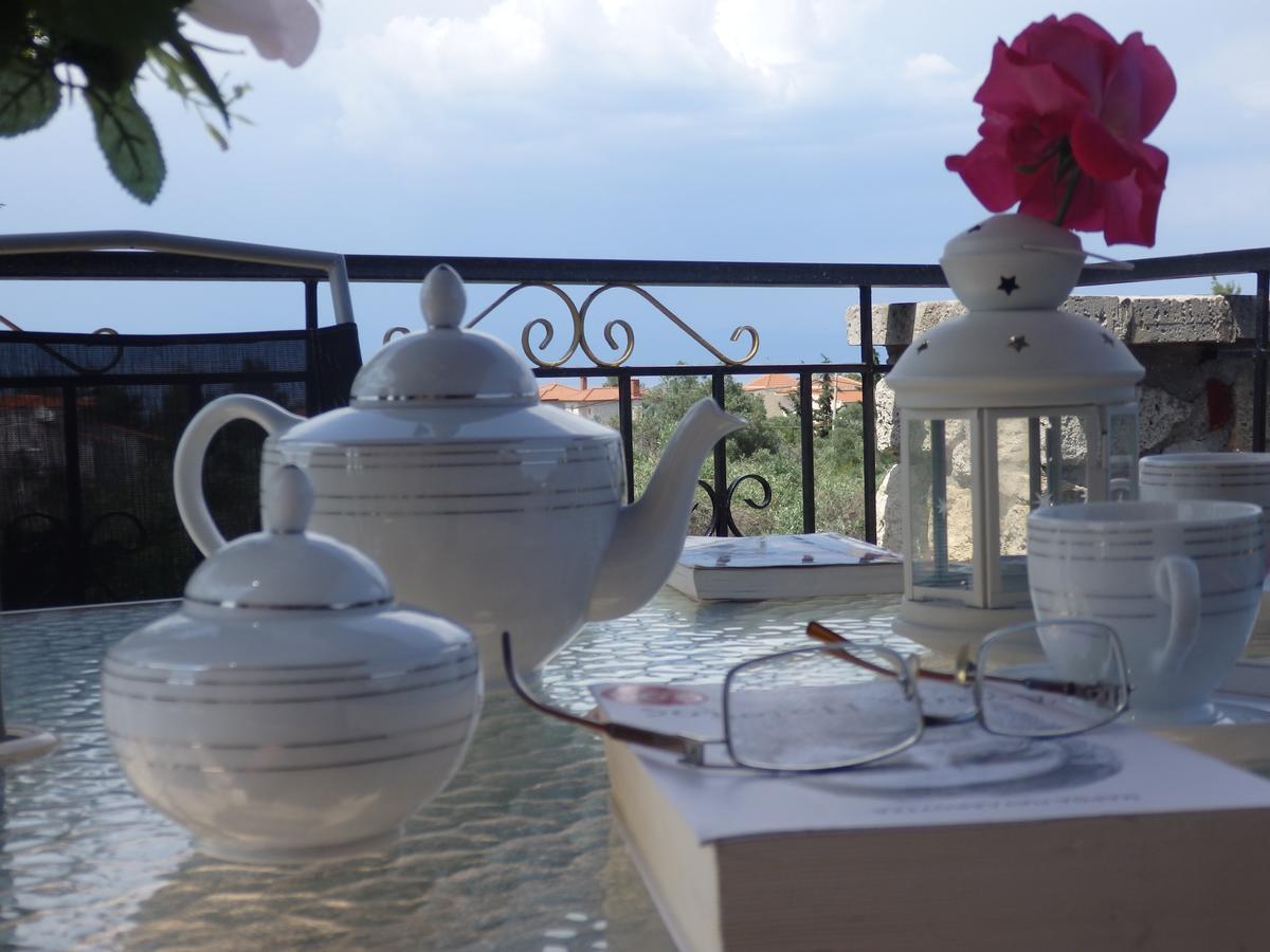Villa George Afytos Esterno foto